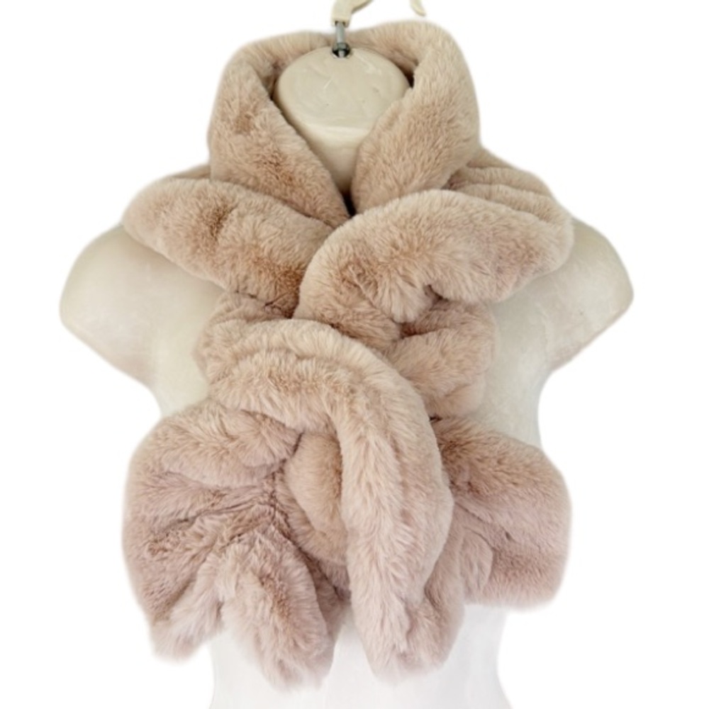 Cream tan faux fur elastic stretchy scrunched style wrap neck scarf one size